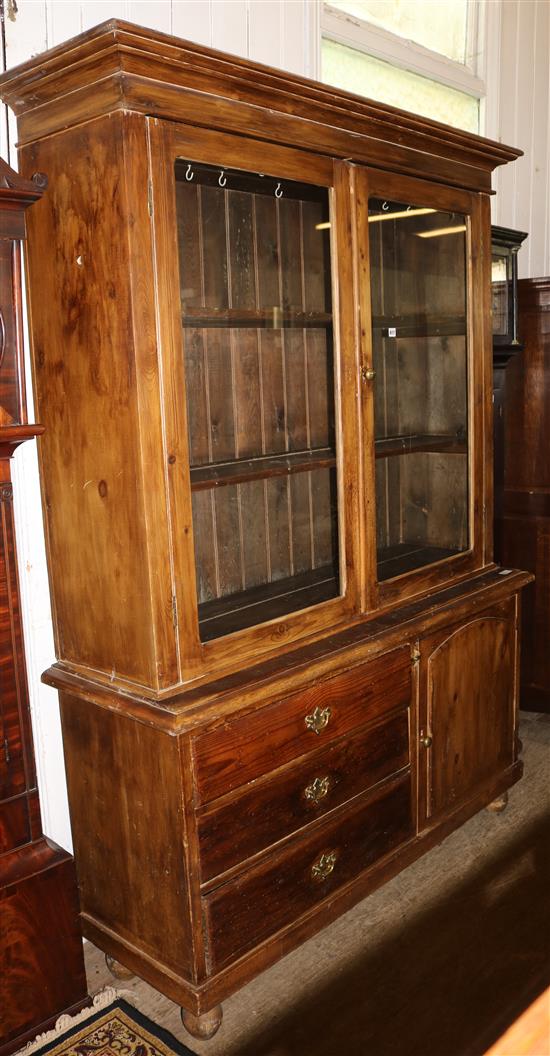 Glazed pine dresser